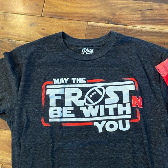 Lot of 2 Men’s Nebraska Huskers size small t-shirts - Picture 3 of 4